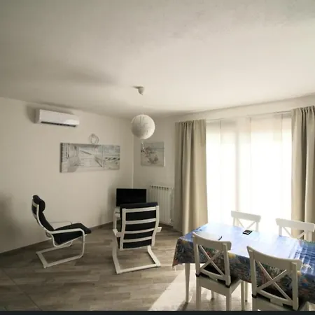 Апартаменти Smeralda - Sea View Ольбія