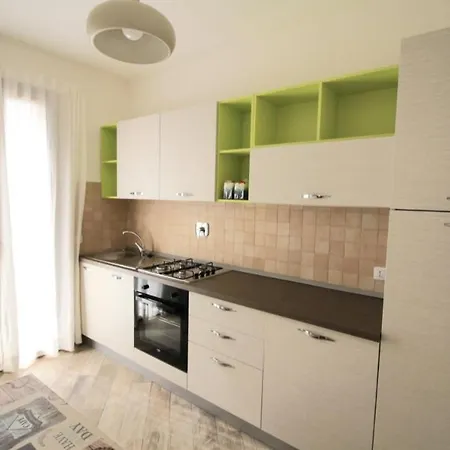 Апартаменти Smeralda - Sea View Ольбія