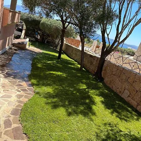 Smeralda - Sea View Апартаменти Ольбія